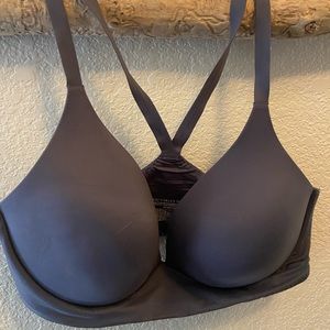 Victoria’s Secret lightly lined plunge bra